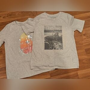 Womens Size Small Graphic T-Shirts Set of two. Banana Republic Color Cream/Gray